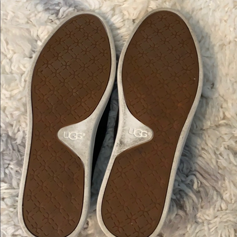 UGG Slip on Sneakers - Picture 3 of 4